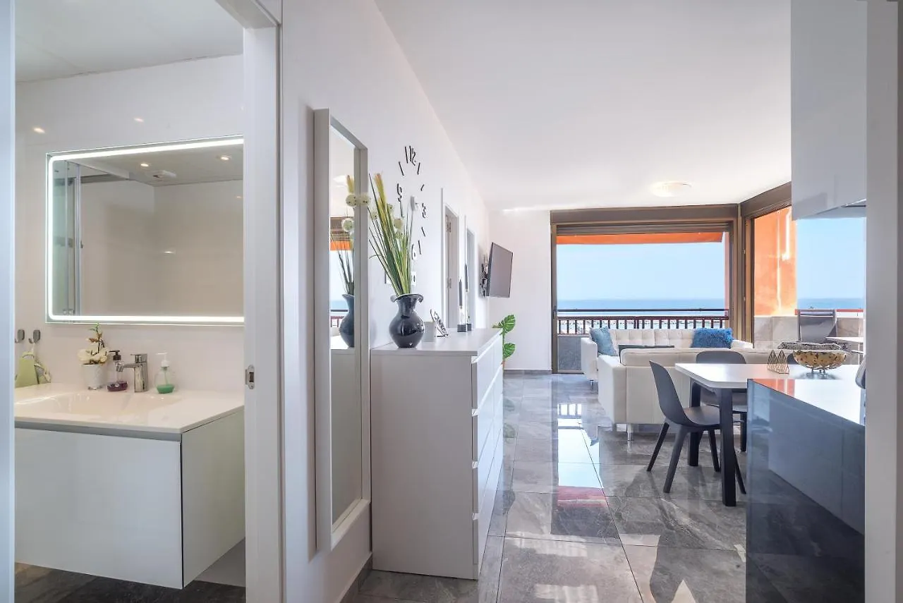 Marina View Two Bedroom Apartment Fuengirola